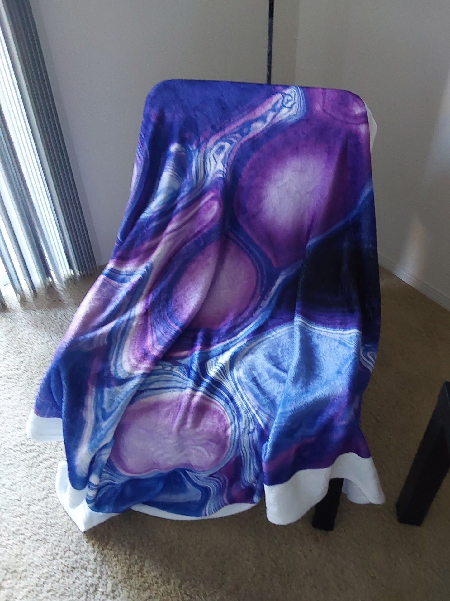 Balloons BeSculpt Throw Blanket White Trimmed