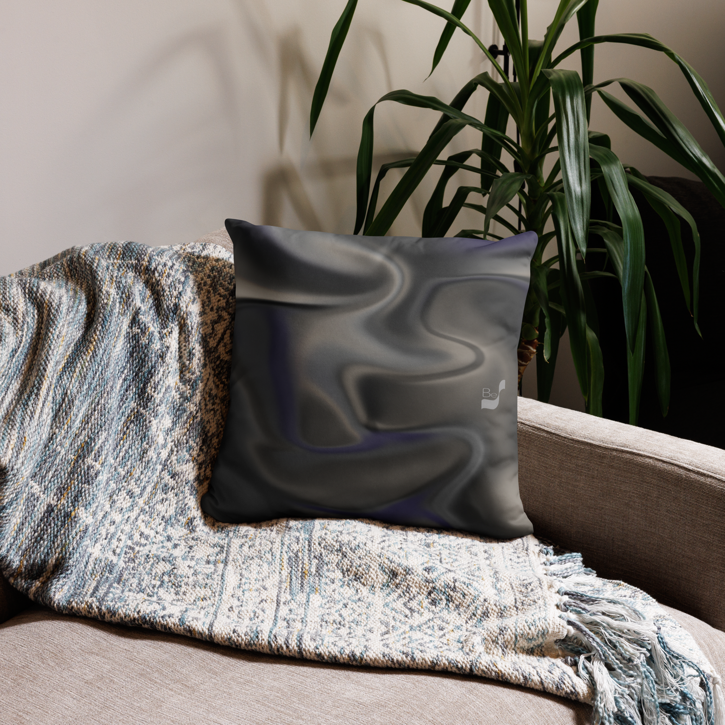 Silhouette  BeSculpt Throw Pillow S